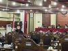 Gubernur Sultra, Andi Sumangerukka, saat memberikan sambutan dalam Rapat Paripurna DPRD Sultra yang digelar dalam rangka mendengarkan Pidato Kenegaraan menjelang HUT RI ke-80 bertempat di Gedung Paripurna DPRD Sultra.