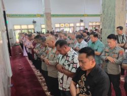 Doakan Almarhum Affan Kurniawan, Polda Sultra Gelar Shalat Gaib di Masjid Al-Amin