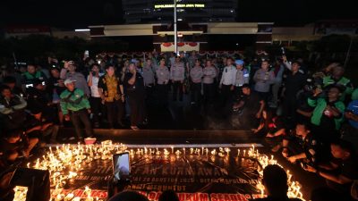 Ojol di Jatim Bersama Polri dan TNI Doa Bersama untuk Affan, Komitmen Kondusif