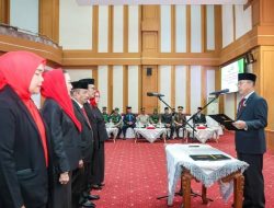 Gubernur Andi Sumangerukka Lantik BPRS Sultra, Tegaskan Layanan Kesehatan Tanpa Diskriminasi