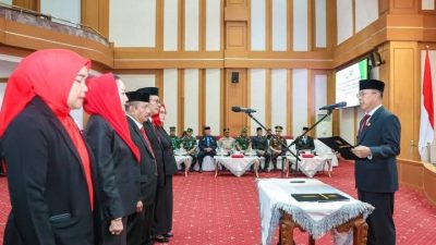 Gubernur Andi Sumangerukka Lantik BPRS Sultra, Tegaskan Layanan Kesehatan Tanpa Diskriminasi
