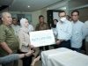 Penyerahan santunan kepada keluarga almarhum Ngadiman