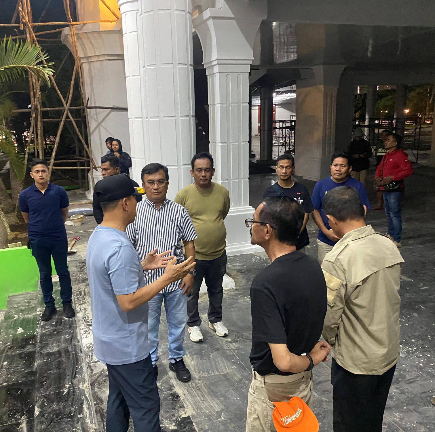 Gubernur Sultra, Andi Sumangerukka, saat meninjau progres pembangunan dan kesiapan infrastruktur di kawasan Eks MTQ Kendari.