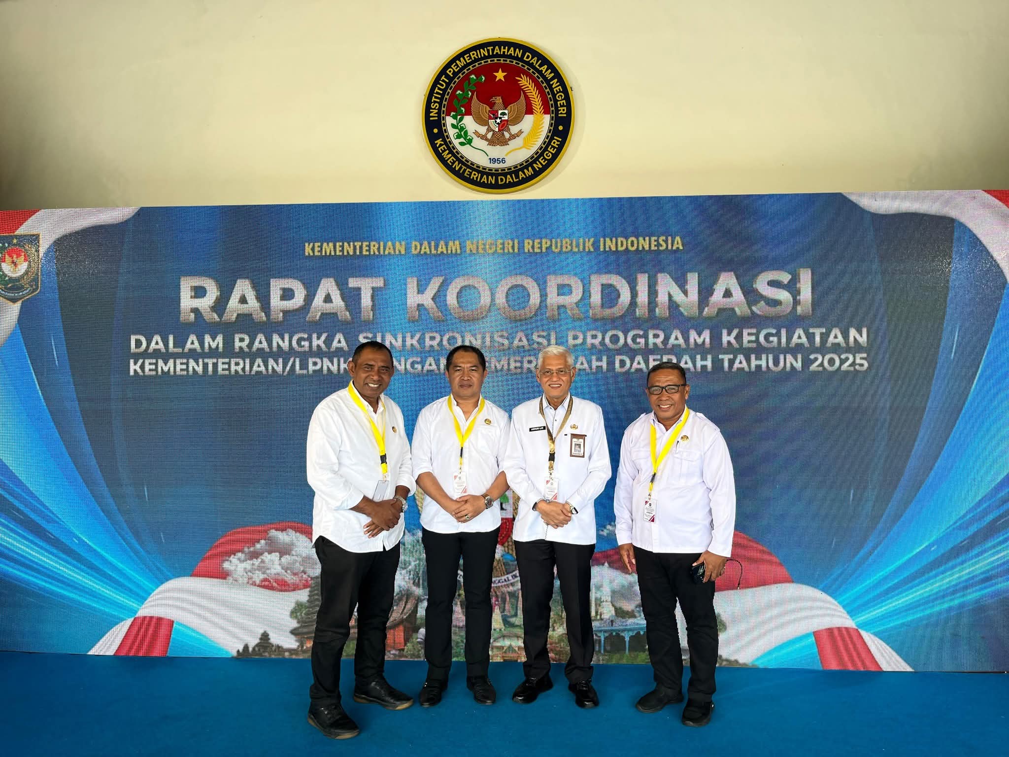 Sultra Sultra, Drs. H. Asrun Lio, M.Hum., Ph.D. (dua dari kanan)