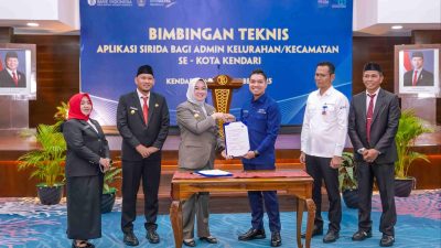 Dukung Optimalisasi PAD dan ETPD serta Perlindungan Hak Wajib Retribusi, Bank Sultra Serahkan Aplikasi SIRIDA kepada Pemkot Kendari