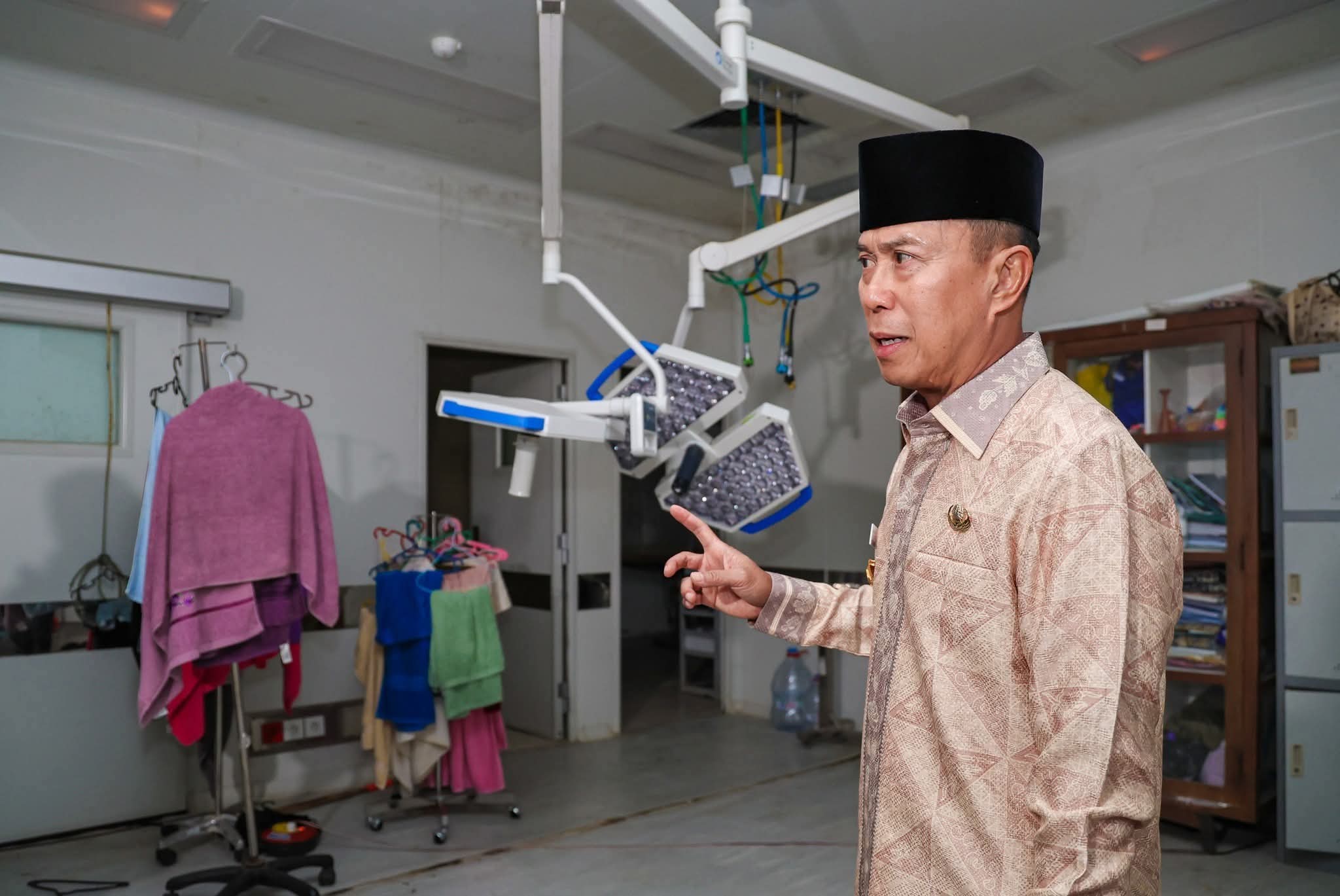 Gubernur Andi Sumangerukka (ASR) saat melakukan kunjungan di RSUD Bahteramas . (FOTO: PPID Pemprov Sultra)