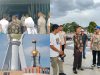Gubernur Sultra, Andi Sumangerukka (ASR) saat meninjau langsung kondisi interior Tugu Eks MTQ Kendari. (FOTO: FAYSAL/MS)