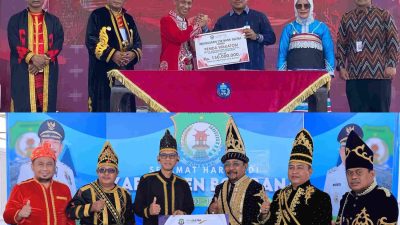 Sinergi Membangun Daerah, Bank Sultra Salurkan CSR di HUT Bombana dan Wakatobi