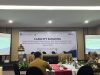 Sekda Sultra Drs. H Asrun Lio, M.Hum., Ph.D, saat memberikan sambutan sekaligus membuka kegiatan Capacity Building Penyusunan Laporan Evaluasi Kinerja TPID Tahun 2025 yang diselenggarakan di Kendari.