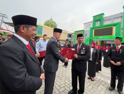 43 ASN Kanwil Kemenag Sultra Terima Satyalancana Karya Satya di HAB ke-80