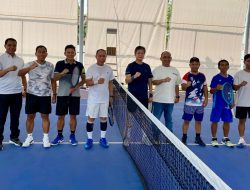 Di Tengah Padatnya Tugas, Gubernur ASR Jaga Stamina Lewat Tenis Lapangan