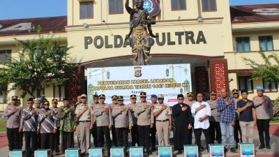 Kapolda Sultra Serahkan Bingkisan Lebaran kepada Purnawirawan, Tokoh Masyarakat dan Mitra Polri