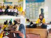 Mahasiswa Kuliah Kerja Nyata Tematik (KKN-T) Universitas Mandala Waluya (UMW) Kendari saat menggelar kegiatan Cek Kesehatan Gratis (CKG) di Desa Mondoe, Senin (16/2/2026). (Dok. Istimewa)