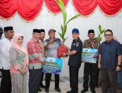 Safari Ramadan di Pulau Muna, Gubernur ASR Salurkan Bantuan Alsintan dan Benih untuk Petani