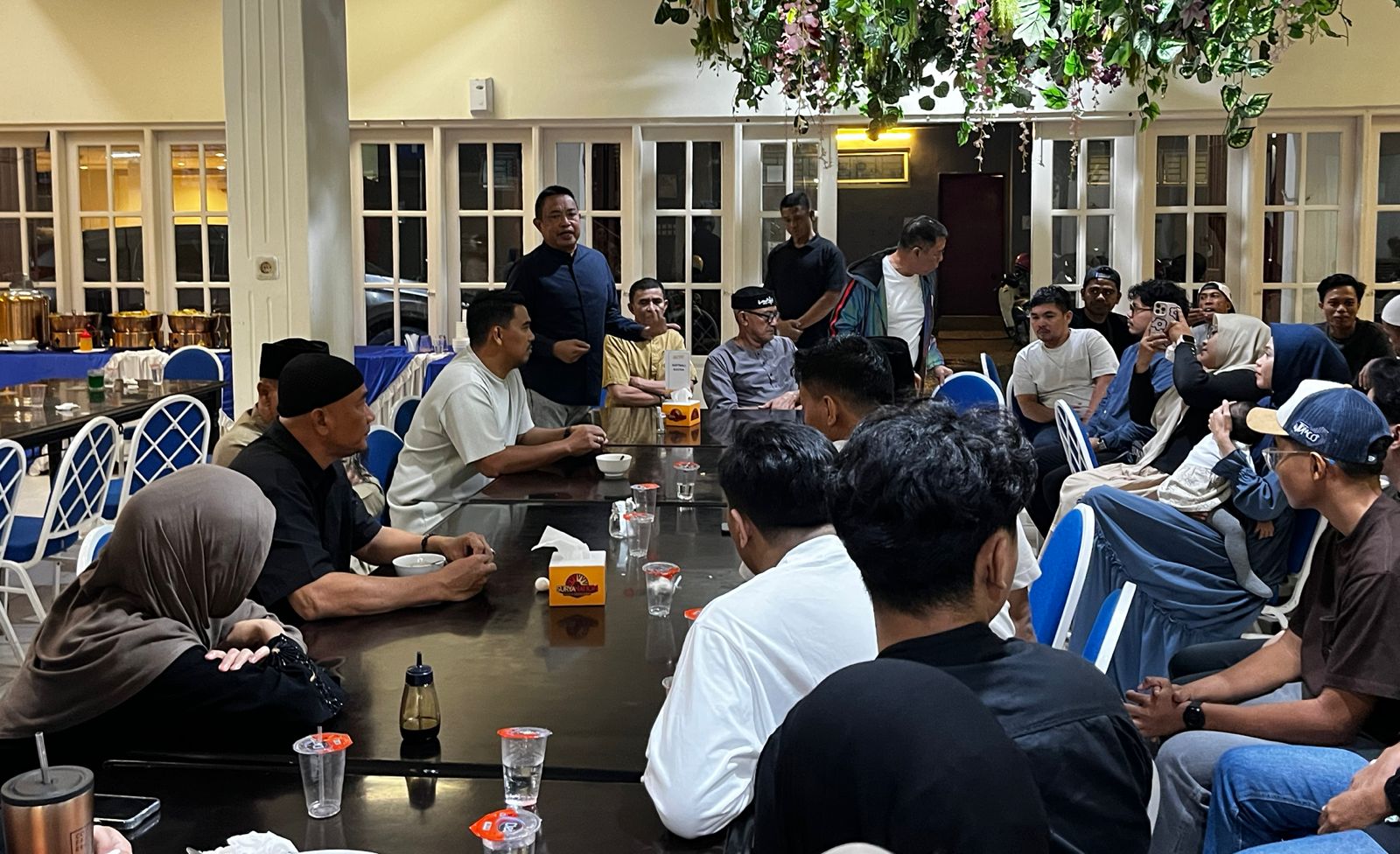 Ketua Perbasasi Sultra, Pahri Yamsul saat memberikan pengarahan. (FOTO: FAYSAL/MS)