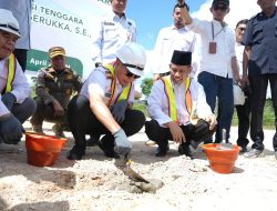 Gubernur Sultra Letakkan Batu Pertama GOR UM Kendari, Tegaskan Pendidikan Cetak Pemimpin Masa Depan