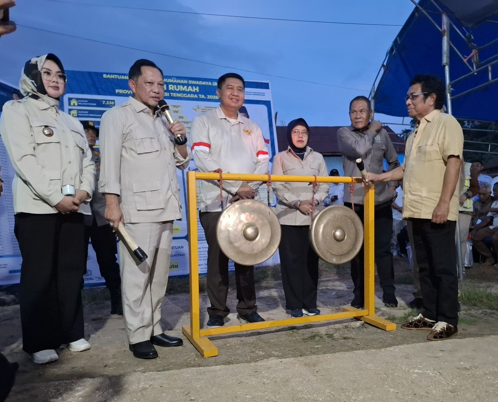 Peluncuran program BSPS Regional Sulawesi Tahun 2026 yang dipimpin langsung Menteri PKP RI, Maruarar Sirait, didampingi Mendagri Tito Karnavian, Kepala BPS RI Amalia Adininggar Widyasanti, Wakil Ketua Komisi V DPR RI Ridwan Bae serta serta Wali Kota Kendari, Siska Karina Imran yang dipusatkan di Kelurahan Poasia, Kecamatan Abeli, Kota Kendari, Jumat (29/5/2026).