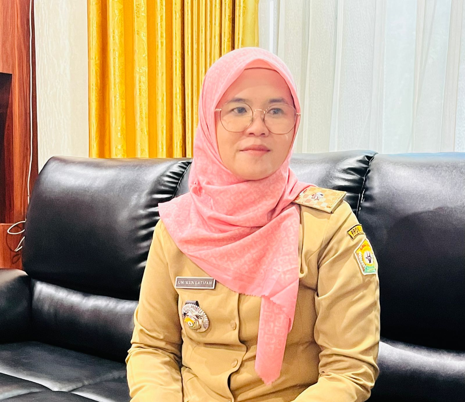 Kepala BPKAD Sultra, Umikun Latifah. (FOTO: FAYSAL/MS)