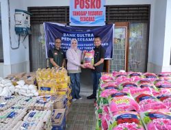 Bank Sultra Salurkan 300 Paket Sembako untuk Korban Banjir Kendari