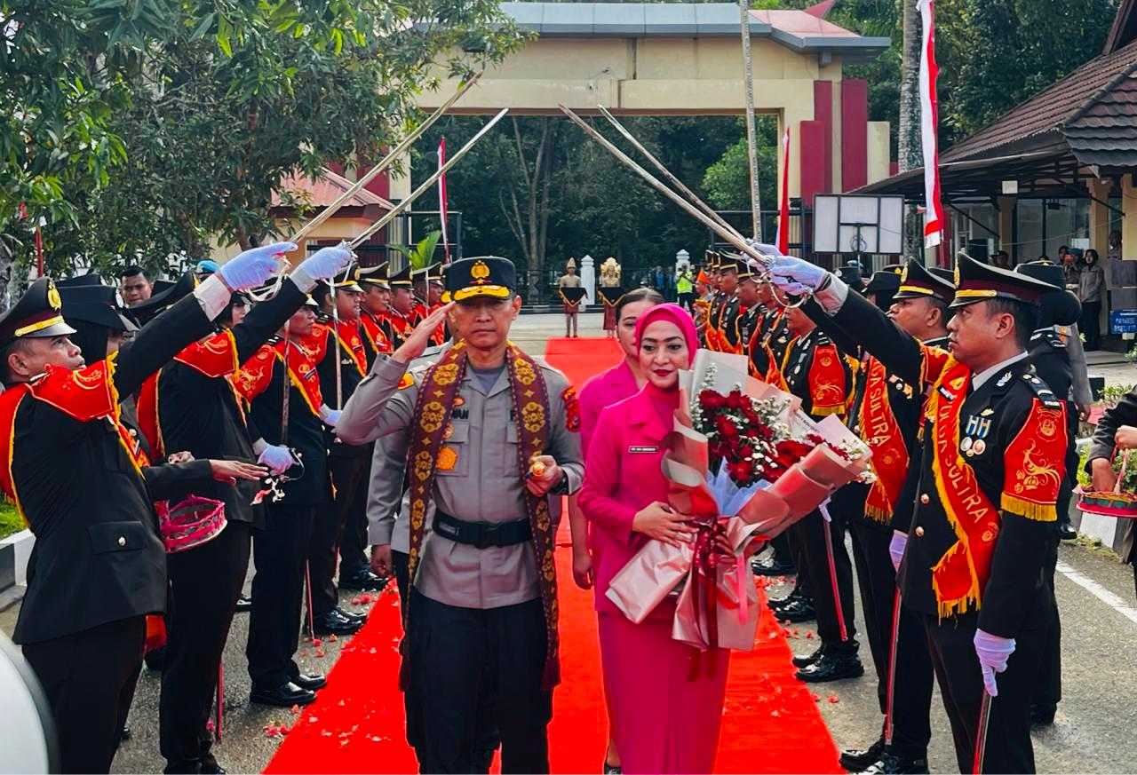 Kapolda Sultra, Brigjen Pol. Himawan Bayu Aji, saat tiba di Markas Polda Sultra, Rabu (20/5/2026). (FOTO: FAYSAL/MS)