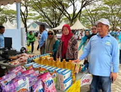 Warga Padati Pasar Murah HUT Kendari ke-195, Harga Sembako di Bawah Pasar