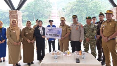 Momentum HANI dan Harganas, Bank Sultra Salurkan Beasiswa CSR Rp200 Juta untuk Mahasiswa UMKOTA