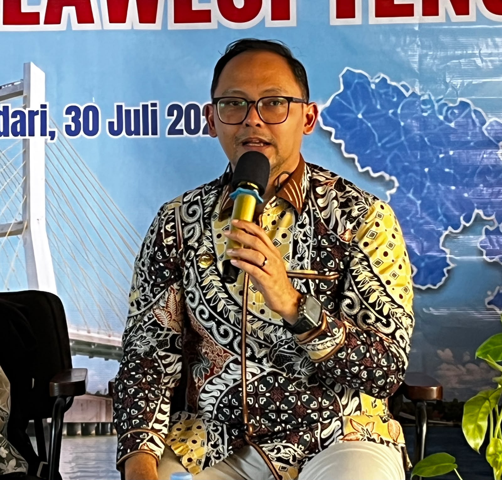 Kepala OJK Sultra, Bismi Maulana Nugraha. (FOTO: FAYSAL/MS)