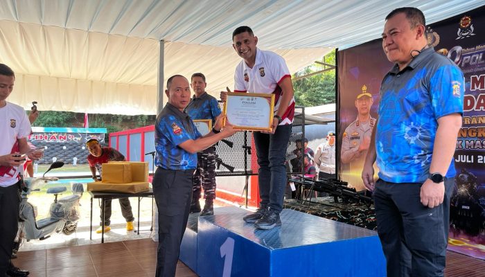 Letkol Inf Abdullah Mahua Juara I Lomba Menembak Kapolda Cup Kategori Forkopimda di Hari Bhayangkara ke-80