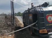 Ditsamapta Polda Sultra Gerak Cepat Padamkan Kebakaran Lahan di Poasia, Warga Diimbau Tak Bakar Sampah Sembarangan