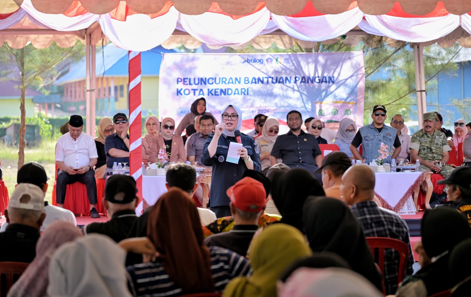 Wali Kota Kendari, dr. Hj. Siska Karina Imran, SKM, bersama Wakil Wali Kota Kendari Sudirman dan jajaran Forkopimda Kota Kendari, menyapa sekaligus menyerap langsung aspirasi masyarakat Kecamatan Kambu dan Kecamatan Baruga, di kawasan Kolam Retensi, Jumat (21/8/2026).