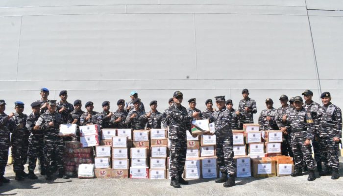 KRI Bung Hatta-370 Siap Berlayar Bawa Bantuan Kemanusiaan untuk Korban Gempa Flores