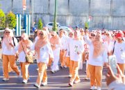 HUT ke-81 RI, DWP Sultra Semarakkan Kemerdekaan dengan Jalan Santai dan Aksi Sosial