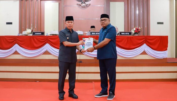 Fokus Kebutuhan Dasar Rakyat, Gubernur ASR Serahkan Perubahan KUA-PPAS Sultra 2026