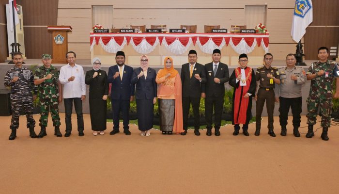 La Yuli Resmi Dilantik sebagai Wakil Ketua I DPRD Kendari, Wali Kota Tekankan Sinergi Eksekutif-Legislatif