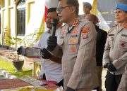 Kapolresta Kendari, Kombes Pol. Edwin L. Sengka, didampingi Kasat Reskrim Polresta Kendari, Kompol Welliwanto Malau saat memberikan keterangan pers berlangsung di Mapolresta Kendari, Kamis (6/8/2026).