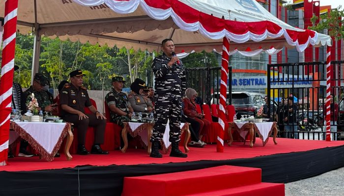 Danlanal Kendari Ajak Masyarakat Peduli Kebersihan dan Pilah Sampah