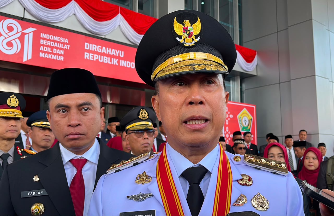 Gubernur Sultra, Andi Sumangerukka.
