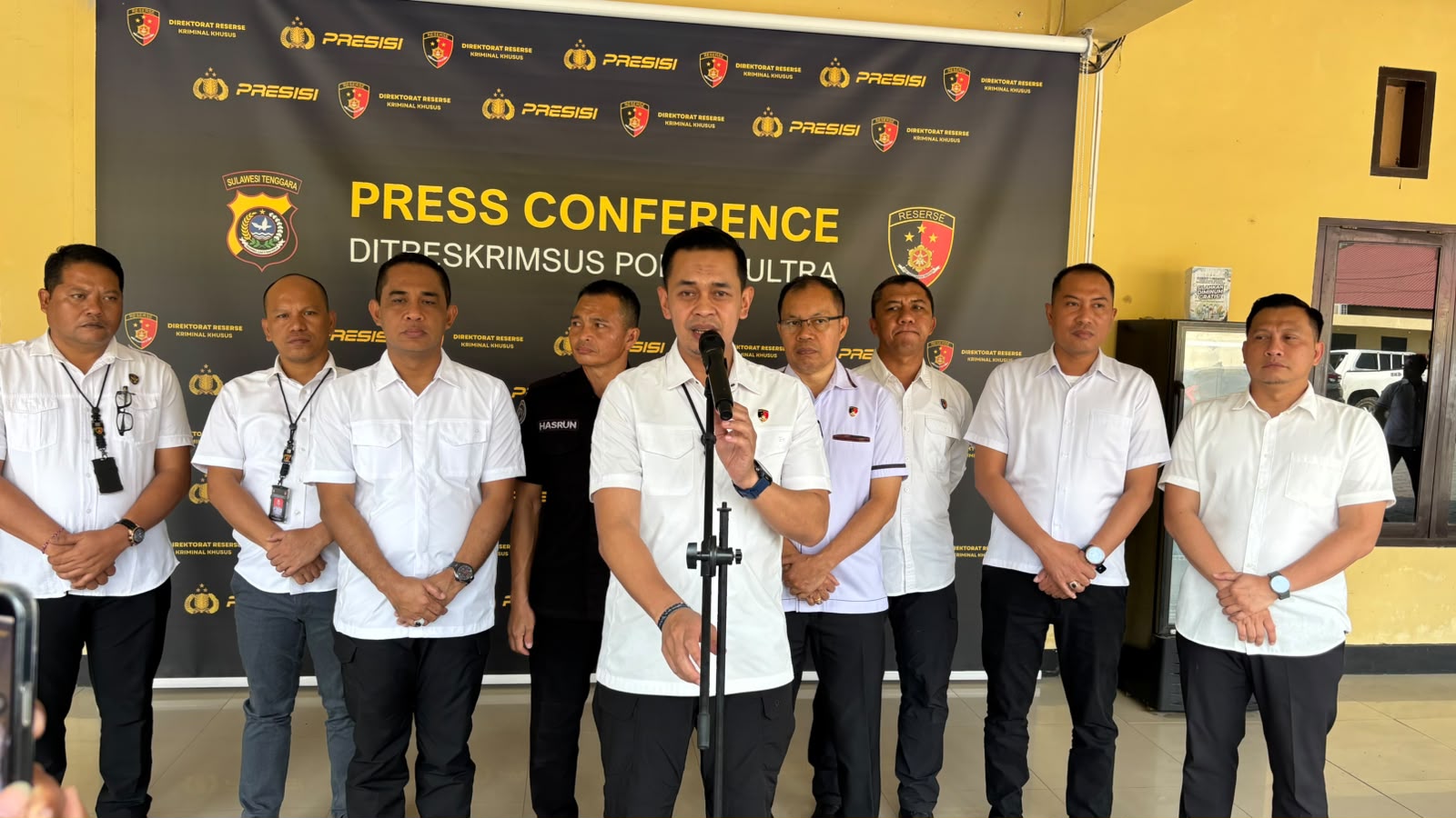 Ditreskrimsus Polda Sultra saat menggelar konferensi pers di Mapolda Sultra Rabu (30/9/2026). (FOTO: FAYSAL/MS)