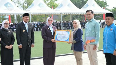 Wali Kota Kendari Beri Penghargaan kepada Tiga Pemuda Inspiratif di Hari Sumpah Pemuda